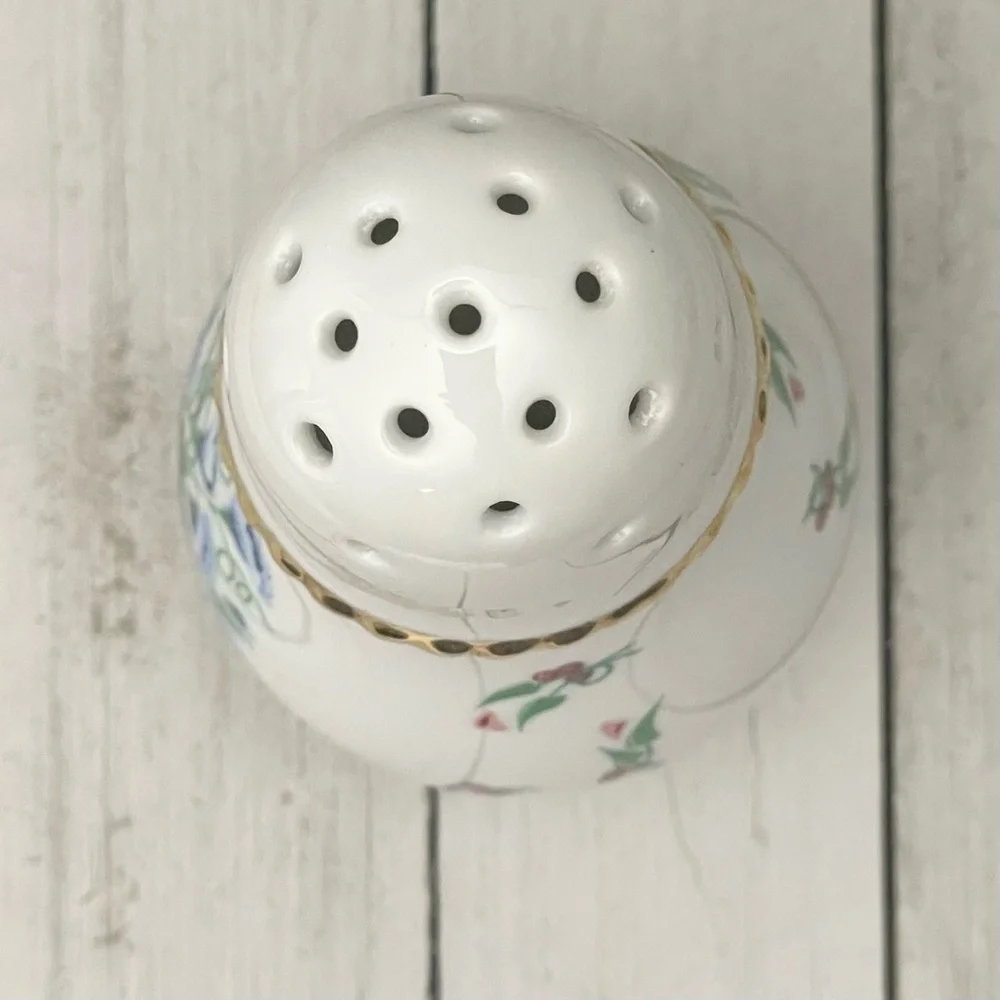EAU de GUCCI Vintage Porcelain Floral Dusting Powder Shaker Jar